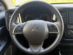 2021 Mitsubishi Outlander 2.0L 2WD 5-seat, белый — фото 9