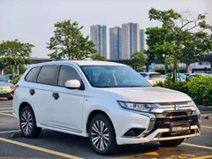 2021 Mitsubishi Outlander 2.0L 2WD 5-seat, белый — фото 3