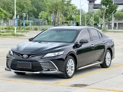2023 Toyota Camry 2.0G Luxury, чёрный — фото 1