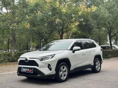 2022 Toyota RAV4 2.0L CVT 2WD Urban, белый — фото 1