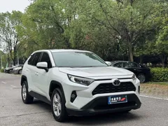 2022 Toyota RAV4 2.0L CVT 2WD Urban, белый — фото 2
