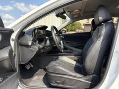 2022 Hyundai Elantra 1.5L CVT LUX Premium, белый — фото 4