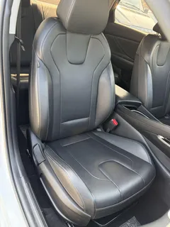 2022 Hyundai Elantra 1.5L CVT LUX Premium, белый — фото 8