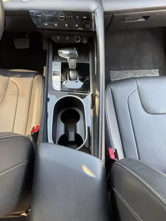 2022 Hyundai Elantra 1.5L CVT LUX Premium, белый — фото 9
