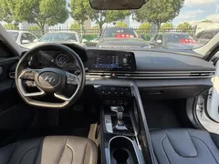 2022 Hyundai Elantra 1.5L CVT LUX Premium, белый — фото 10