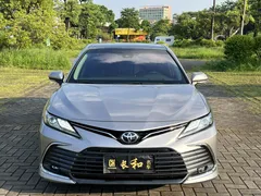 2021 Toyota Camry 2.5G Luxury — фото 2