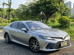 2021 Toyota Camry 2.5G Luxury — фото 3