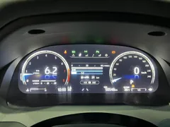 2021 Toyota Camry 2.5G Luxury — фото 7