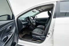 2022 Toyota Yaris L Zhixuan X 1.5L CVT Leading Plus, белый — фото 12