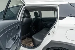 2022 Toyota Yaris L Zhixuan X 1.5L CVT Leading Plus, белый — фото 13
