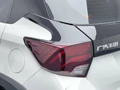 2022 Toyota Yaris L Zhixuan X 1.5L CVT Luxury Plus, белый — фото 20