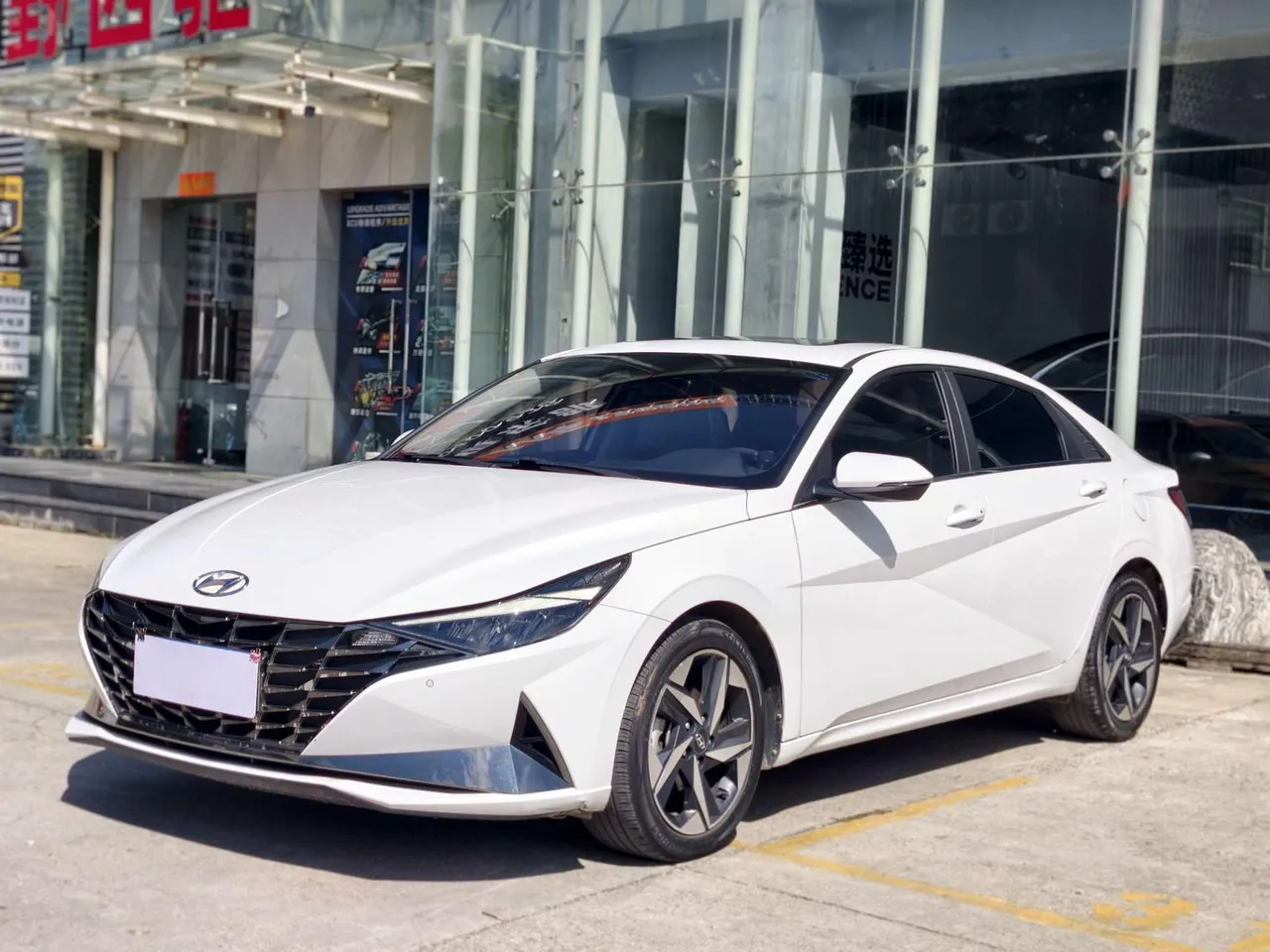 2022 Hyundai Elantra 1.5L CVT LUX Premium
