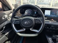 2022 Hyundai Elantra 1.5L CVT LUX Premium, белый — фото 5