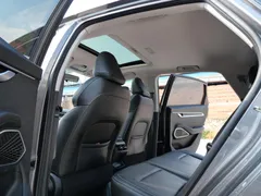 2022 Geely Emgrand 4th Gen 1.5L CVT Premium — фото 9