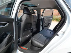 2022 Geely Emgrand 4th Gen 1.5L CVT Premium, белый — фото 6