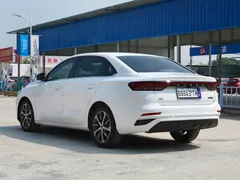 2022 Geely Emgrand 4th Gen 1.5L CVT Premium, белый — фото 13