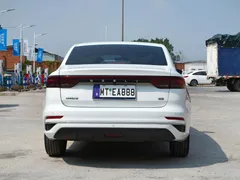 2022 Geely Emgrand 4th Gen 1.5L CVT Premium, белый — фото 14