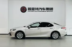 2021 Toyota Camry 2.0G Luxury — фото 3