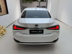 2022 Lexus ES 200 Excellence, белый — фото 5