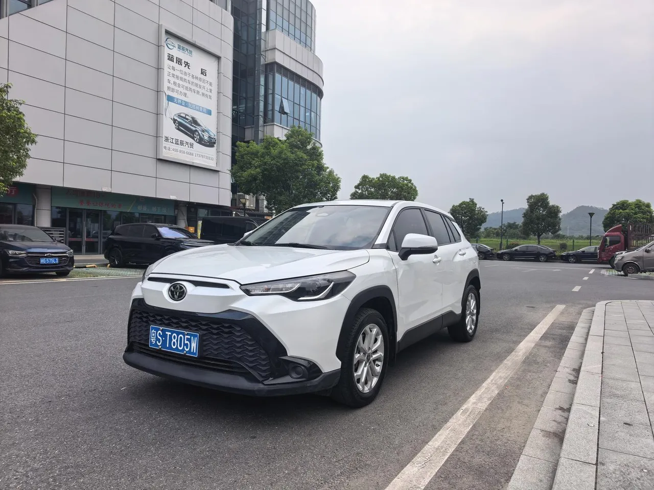 2023 Toyota Frontlander 2.0L CVT Leading