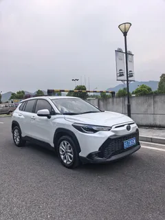 2023 Toyota Frontlander 2.0L CVT Leading, белый — фото 4