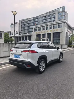2023 Toyota Frontlander 2.0L CVT Leading, белый — фото 5