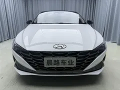 2022 Hyundai Elantra 1.5L CVT LUX Premium, белый — фото 2