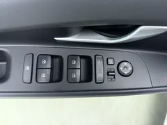 2022 Hyundai Elantra 1.5L CVT LUX Premium, белый — фото 15
