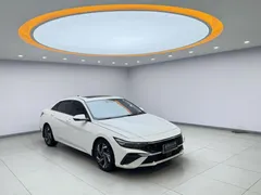 2023 Hyundai Elantra 1.5L CVT LUX Premium, белый — фото 3