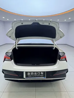 2023 Hyundai Elantra 1.5L CVT LUX Premium, белый — фото 7