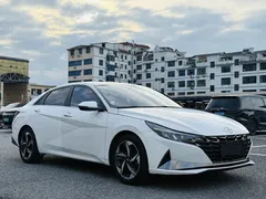 2022 Hyundai Elantra 1.5L CVT LUX Premium, белый — фото 3