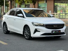 2022 Geely Emgrand 4th Gen 1.5L CVT Premium, белый — фото 3