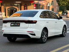 2022 Geely Emgrand 4th Gen 1.5L CVT Premium, белый — фото 13