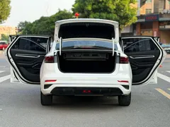 2022 Geely Emgrand 4th Gen 1.5L CVT Premium, белый — фото 16