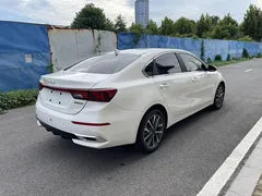 2021 Kia Cerato 1.5L IVT Fashion, белый — фото 9