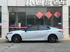 2021 Toyota Camry 2.0S Fashion, белый — фото 3