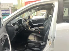 2022 Toyota RAV4 2.0L CVT 2WD Urban, белый — фото 10