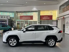 2022 Toyota RAV4 2.0L CVT 2WD Urban, белый — фото 13