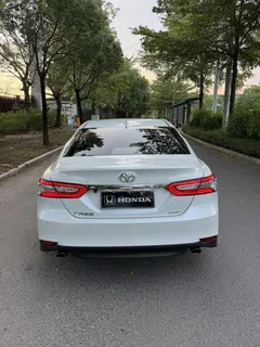2021 Toyota Camry 2.0G Luxury, белый — фото 5