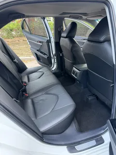2021 Toyota Camry 2.0G Luxury, белый — фото 9