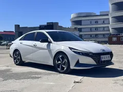 2022 Hyundai Elantra 1.5L CVT LUX Premium, белый — фото 3