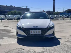 2022 Hyundai Elantra 1.5L CVT LUX Premium, белый — фото 5