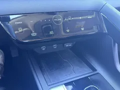 2022 Hyundai Elantra 1.5L CVT LUX Premium, белый — фото 10