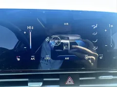 2022 Hyundai Elantra 1.5L CVT LUX Premium, белый — фото 11