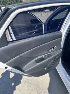 2022 Hyundai Elantra 1.5L CVT LUX Premium, белый — фото 19