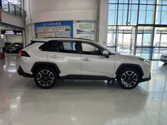 2021 Toyota RAV4 2.0L CVT 4WD Premium, белый — фото 4