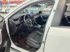 2021 Toyota RAV4 2.0L CVT 4WD Premium, белый — фото 9
