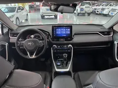 2021 Toyota RAV4 2.0L CVT 4WD Premium, белый — фото 13