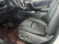 2021 Toyota RAV4 2.0L CVT 4WD Premium, белый — фото 16