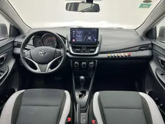 2022 Toyota Yaris L Zhixuan X 1.5L CVT Leading Plus, белый — фото 19